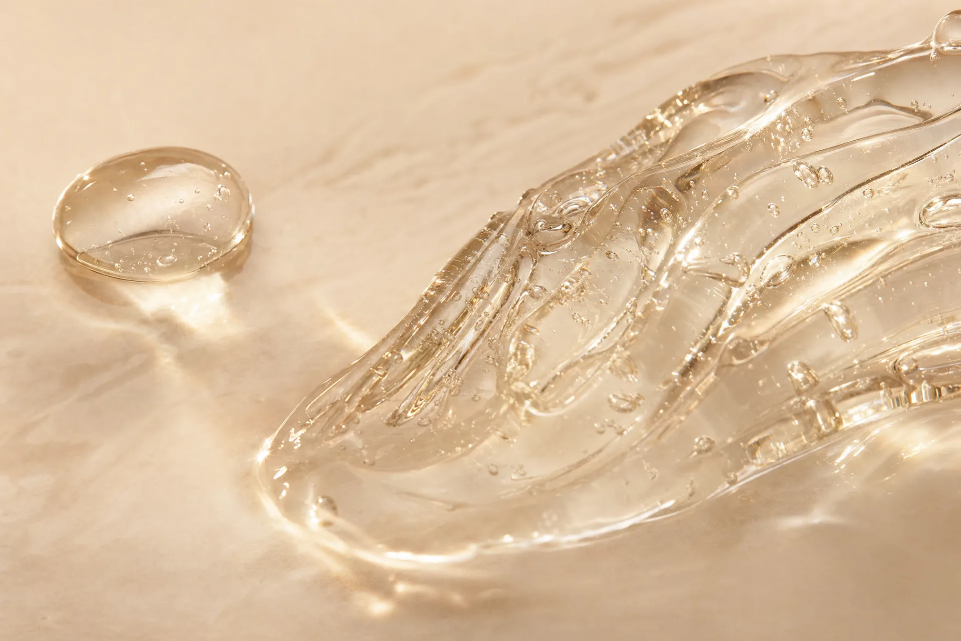 Hyaluron Filler verrutscht: transparentes Hyaluronsäure-Gel