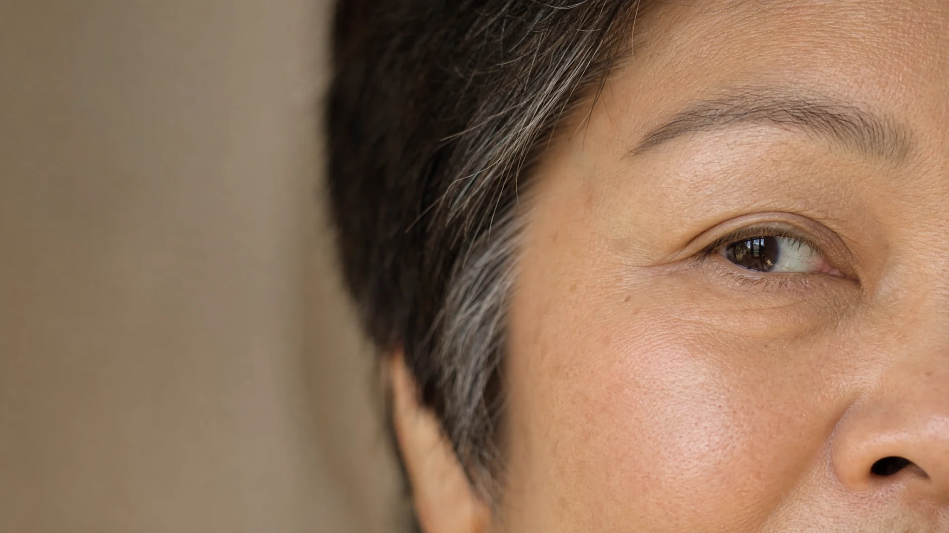 Polynukleotide Augen: Augenpartie mit feinen Linien als Symbolbild für Hautqualität, Longevity Aesthetics MAP